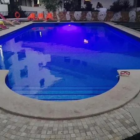 150m To The At Sol A Sul شقة